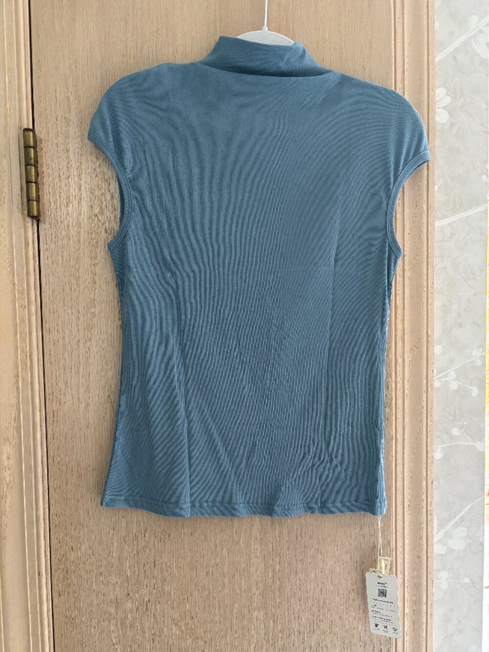 OGL Blue Mock Neck Ribbed Sleeveless Tank Top NWT Size Medium